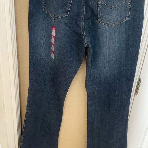 Gloria Vanderbilt Giselle Boot Cut Flared Leg Stone Washed Mid Rise Woman’s Jean - Picture 11 of 15